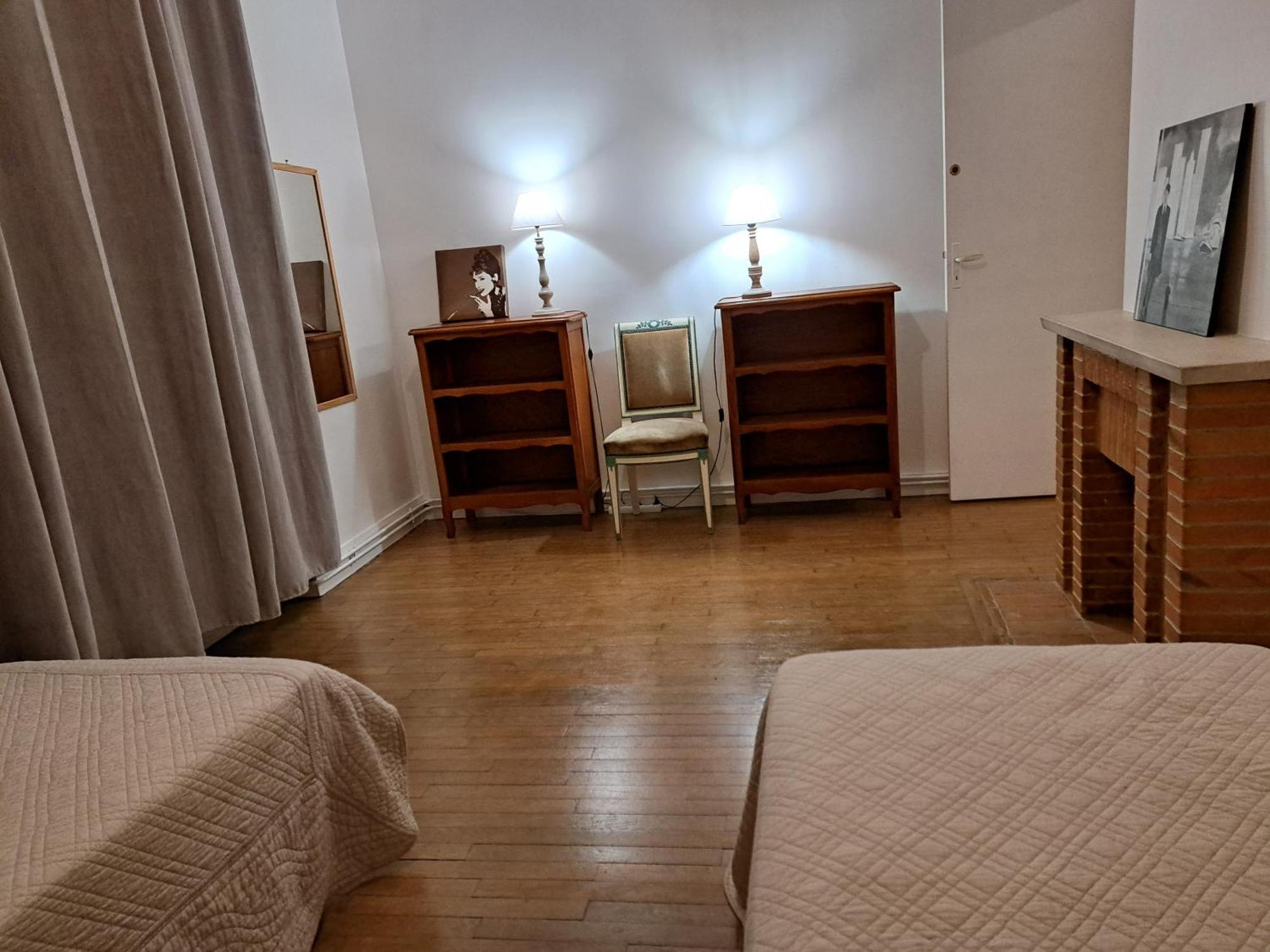 Charmant Appartement Au Pied Du Chateau Gien Bilik gambar