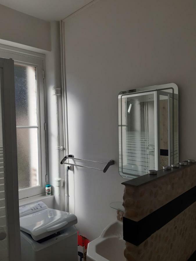 Charmant Appartement Au Pied Du Chateau Gien Luaran gambar